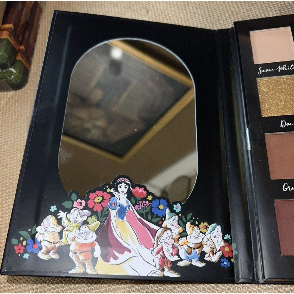 Disney Snow White Eyeshadow Palette--12 Shades--Brand New